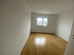 Bild - Schöne,helle, 4.Zi.Whg. inkl.EBK, Balkon, Kellerraum inkl.1xTG-Stellplatz